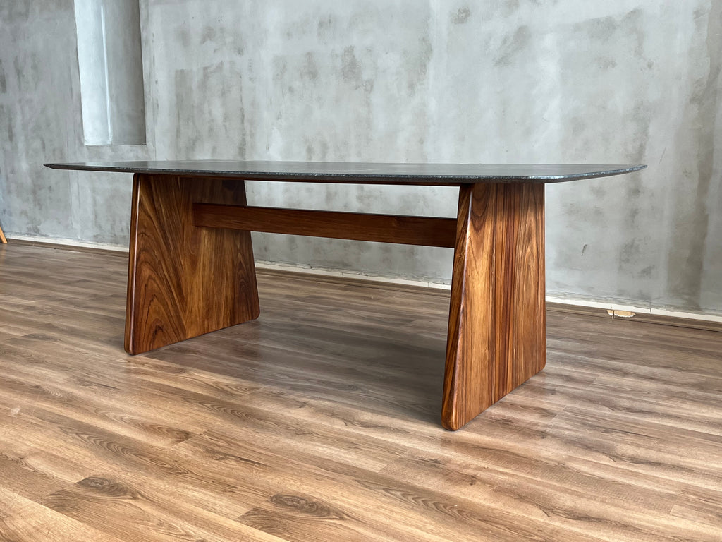 Comedor Bozzi Parota y Granito