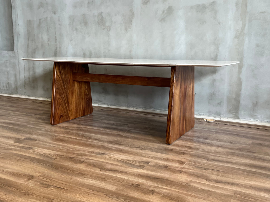 Comedor Bozzi Parota y Cuarzo