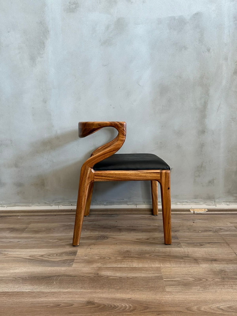 Silla Novello en Parota