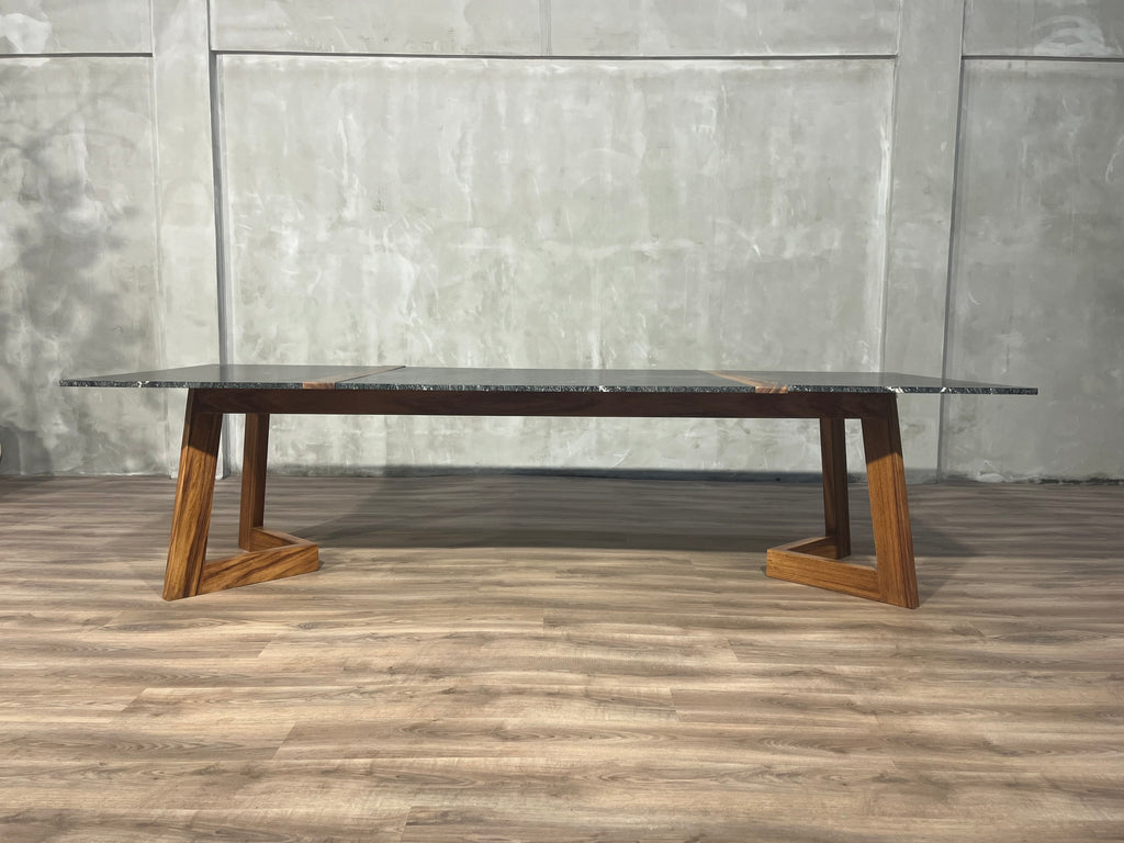 Comedor Albertta Parota y Granito