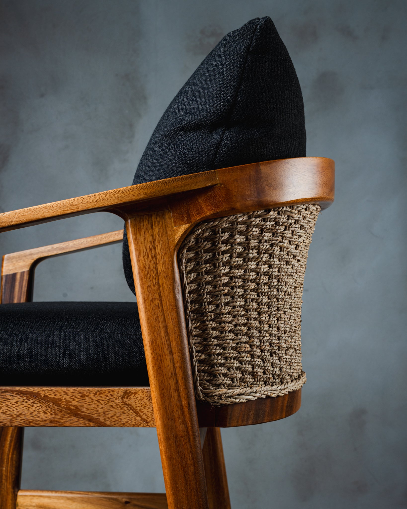 Banco Caserta Parota Tejido con descansabrazos