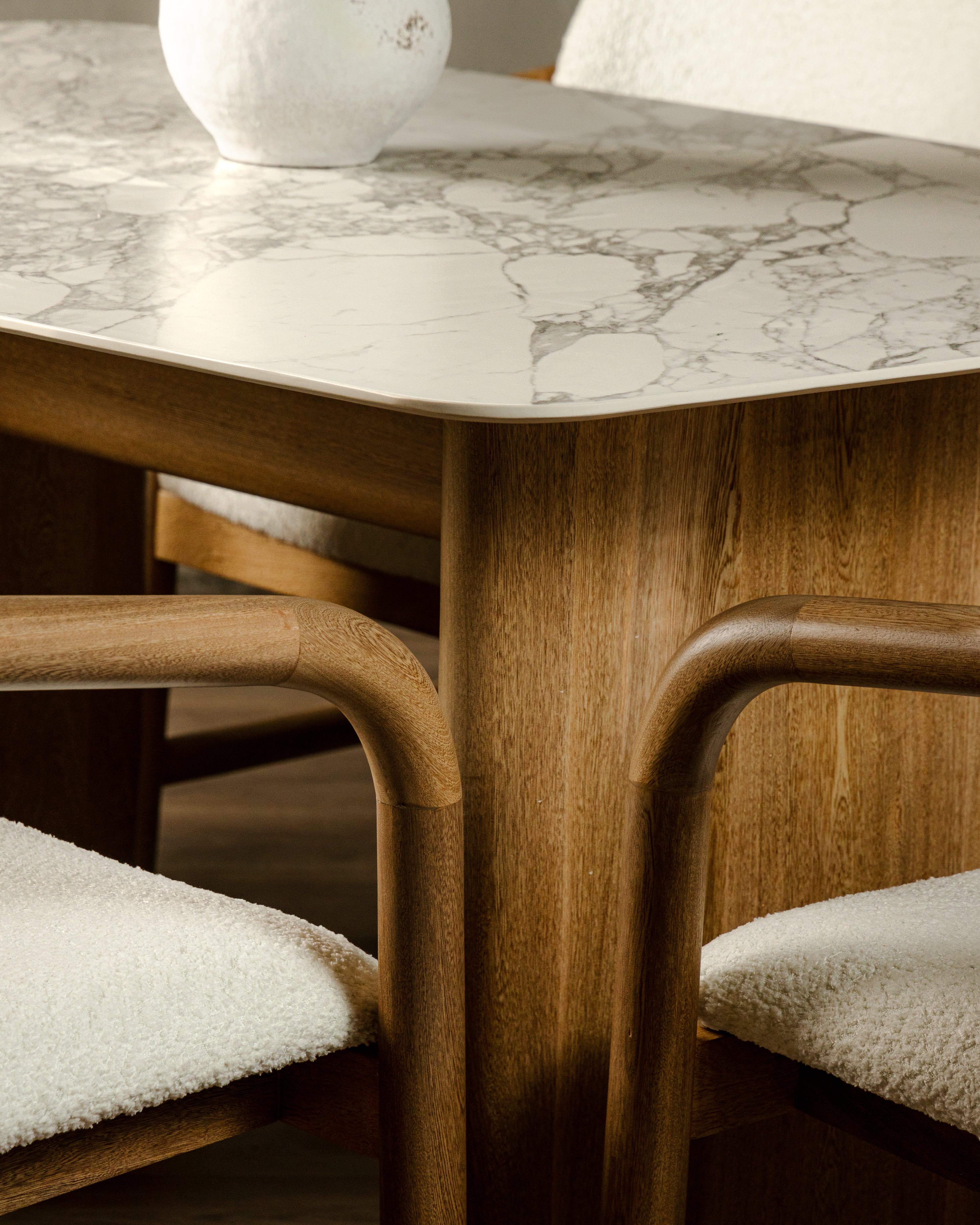 Mesa Comedor Nardo Roble y Cuarcita