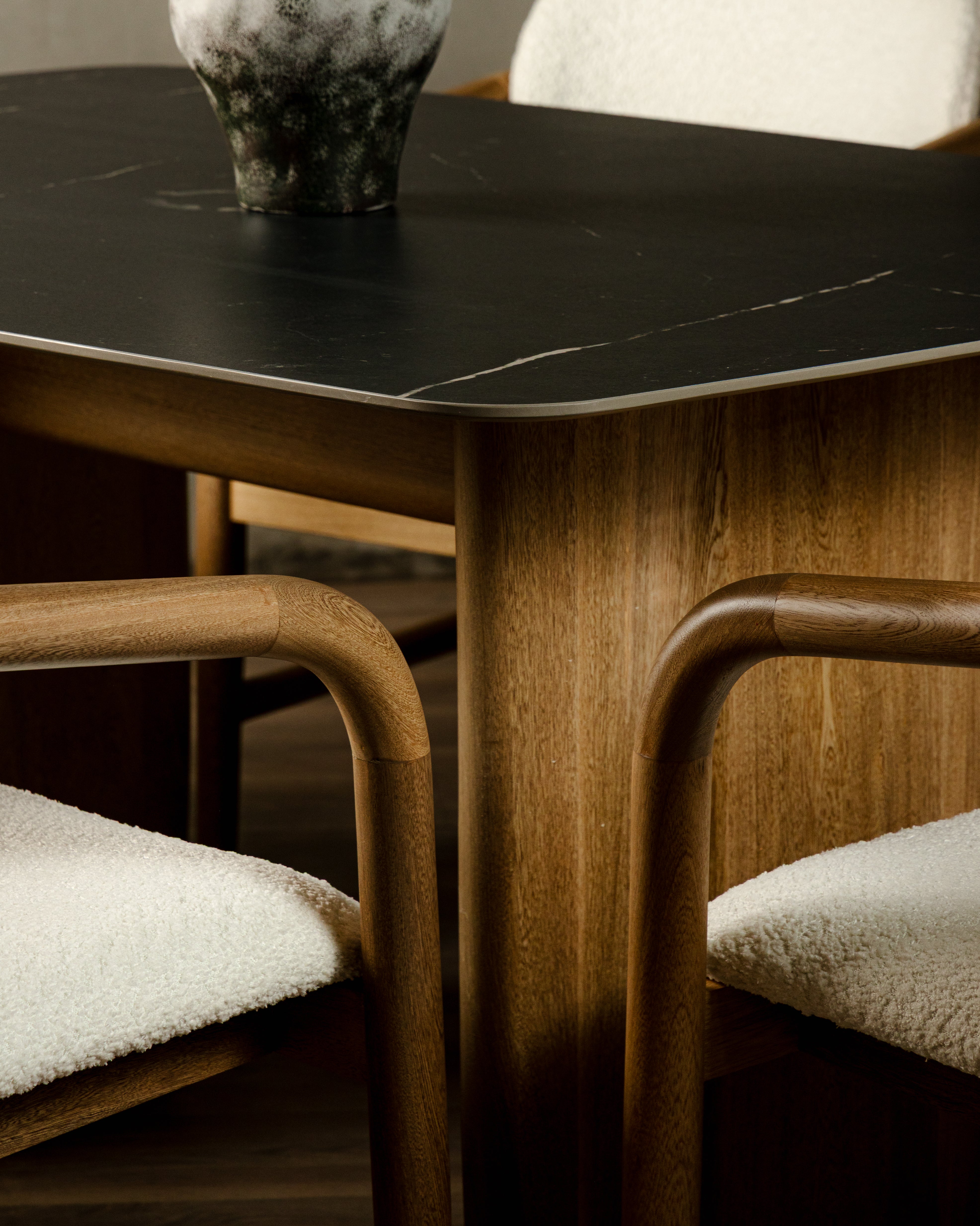 Mesa Comedor Nardo Roble y Cuarcita