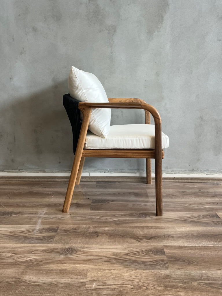 Silla Amalia en Parota Tejida Exterior Negro