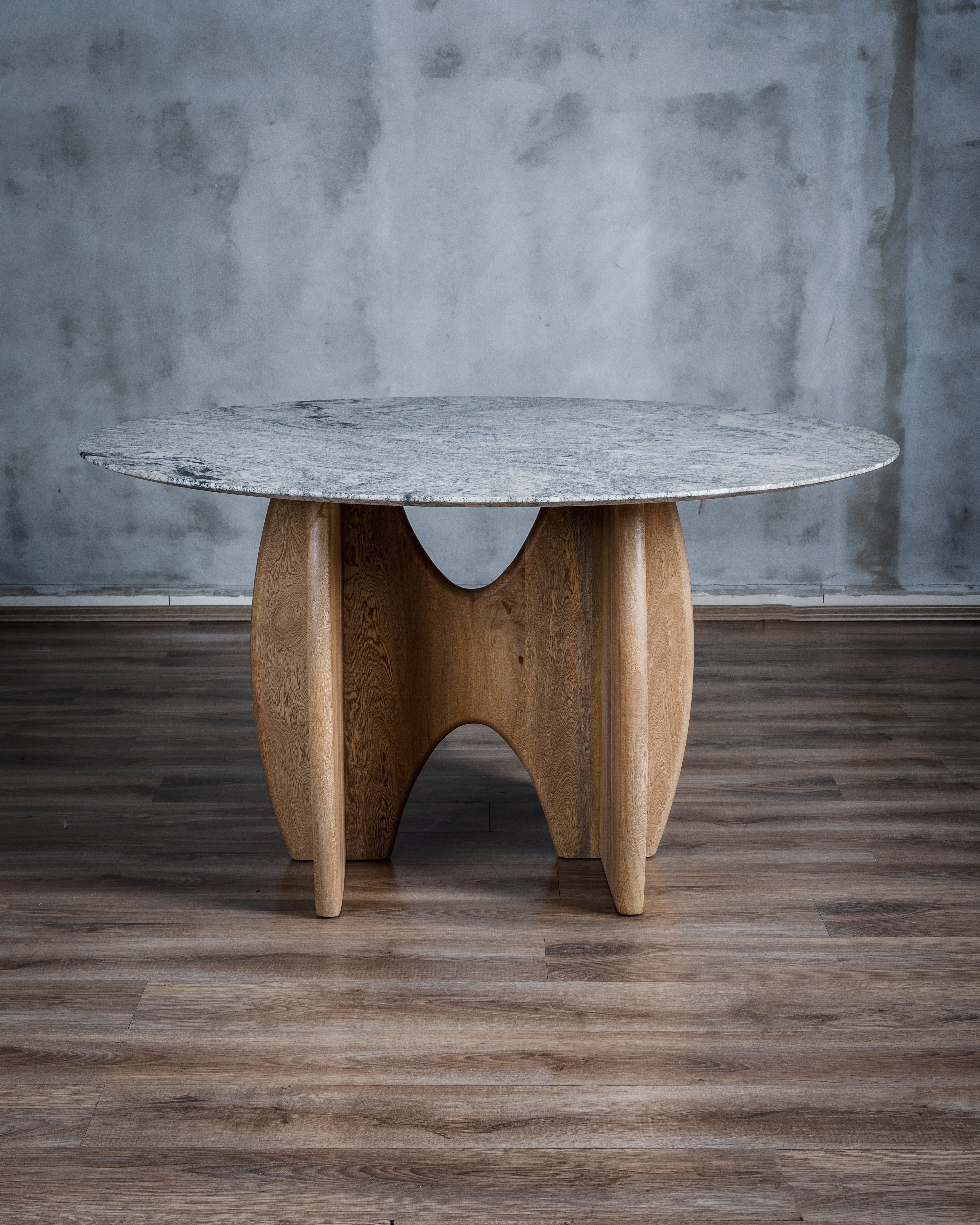 MESA COMEDOR GARLENDA ROBLE Y GRANITO