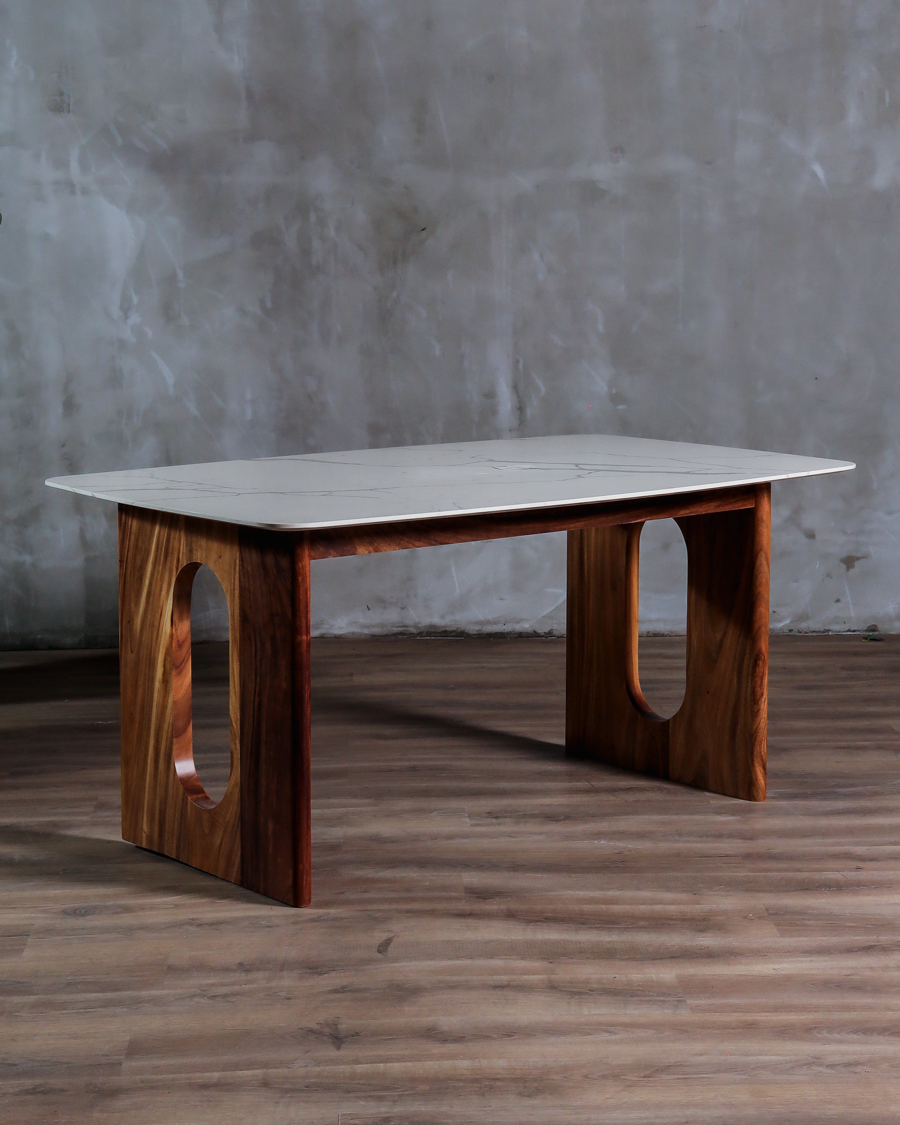 Mesa Comedor Biella Parota y Cuarzo