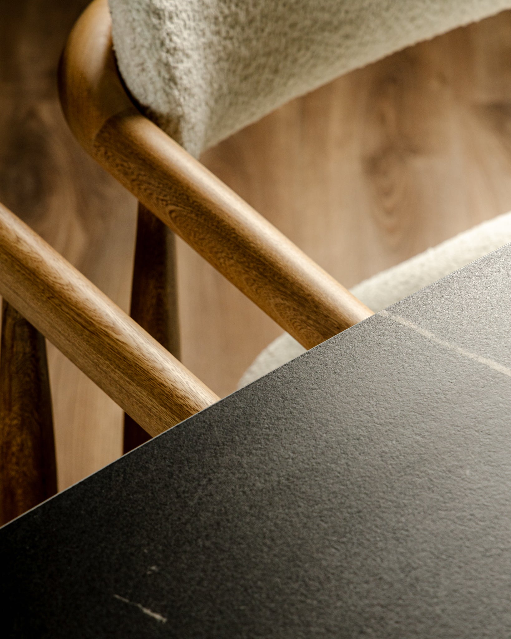 Mesa Comedor Nardo Roble y Cuarcita