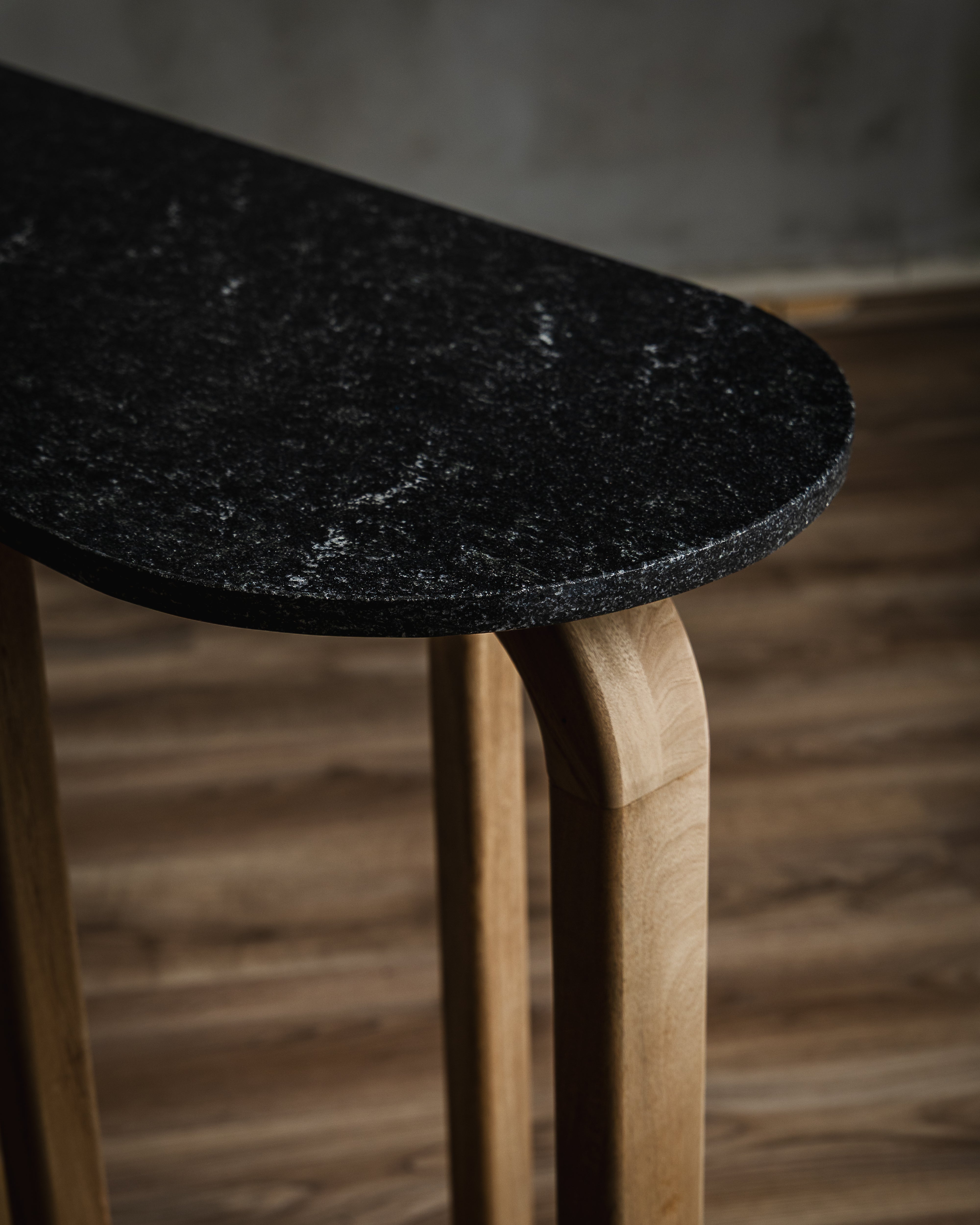 Credenza Faenza en Roble y Granito