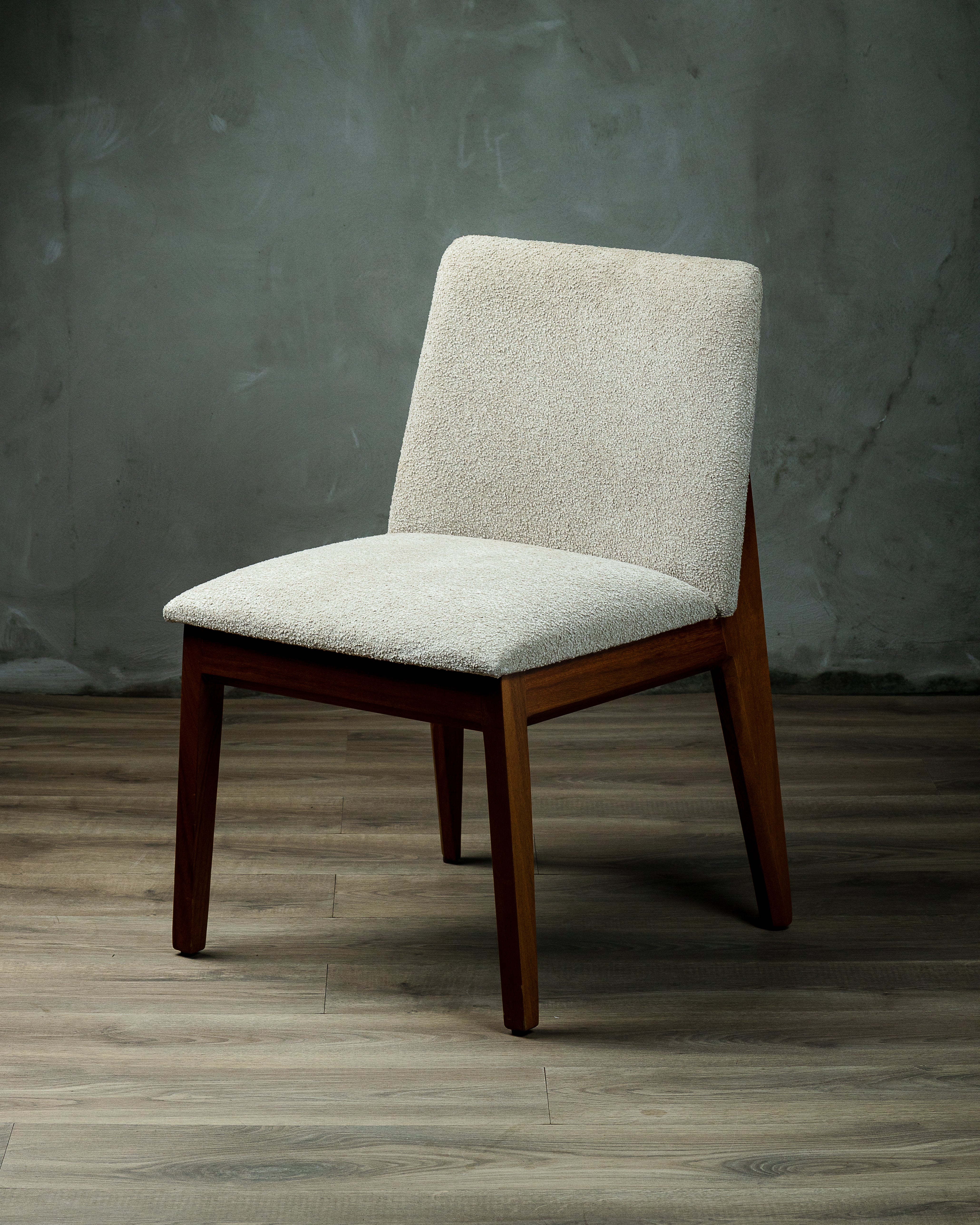 Silla Dante en Roble y tela — Decova