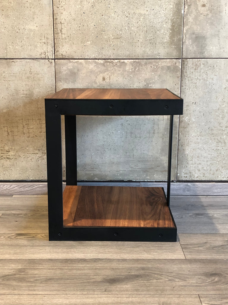 Mesa Lateral Rikka