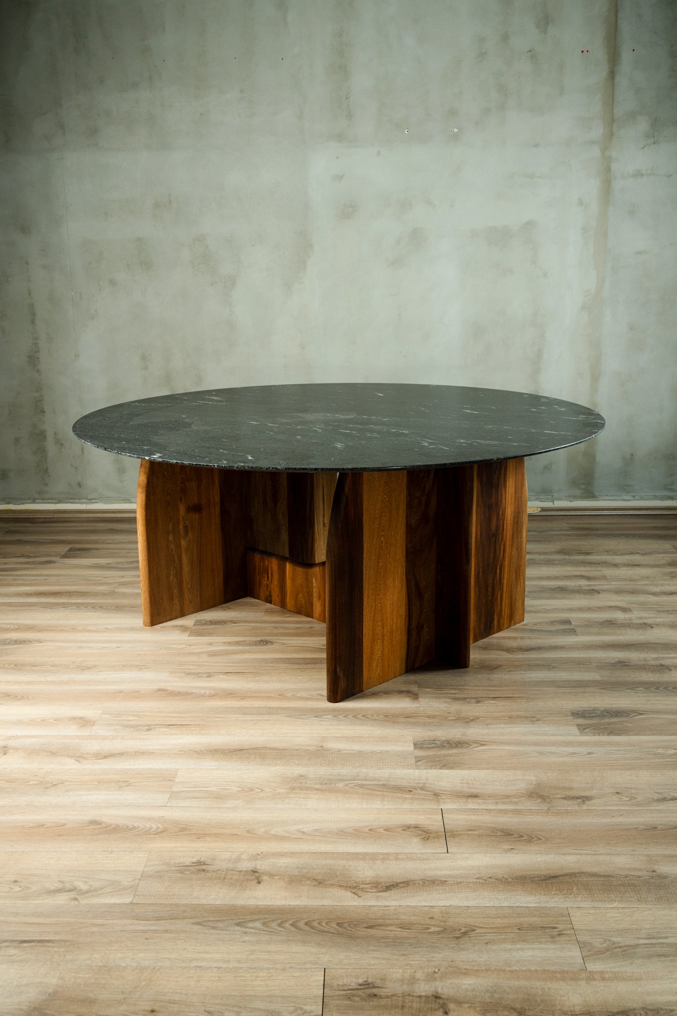 Mesa de comedor Amorino Parota y Granito