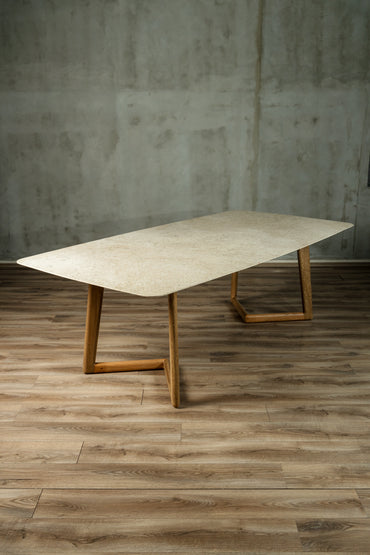 Mesa Base Roble Delgada Cobertura Granito Beige 8-
