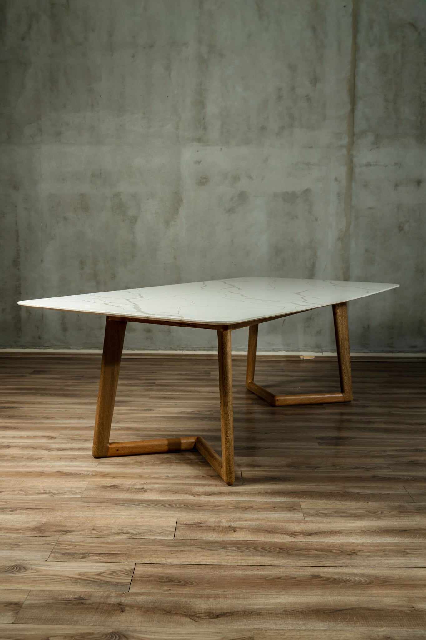 Mesa Comedor Metz Roble y Cuarzo