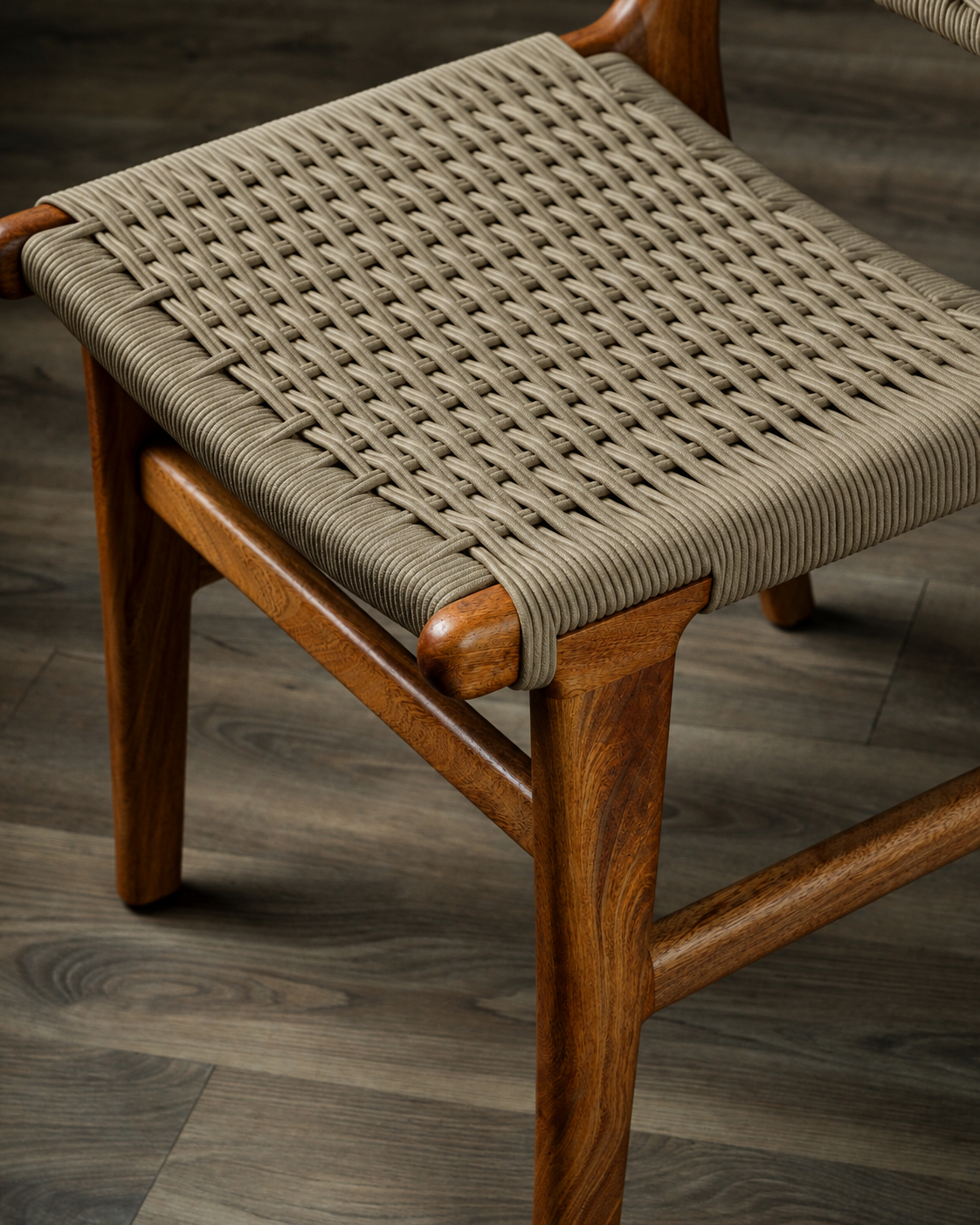 Silla Saka en Parota Tejido Beige