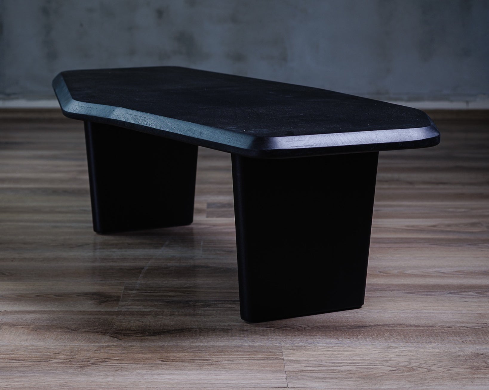 Mesa de Centro Volterra en Roble Negro