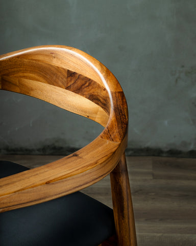 Silla Romana Parota Vinipiel Negro