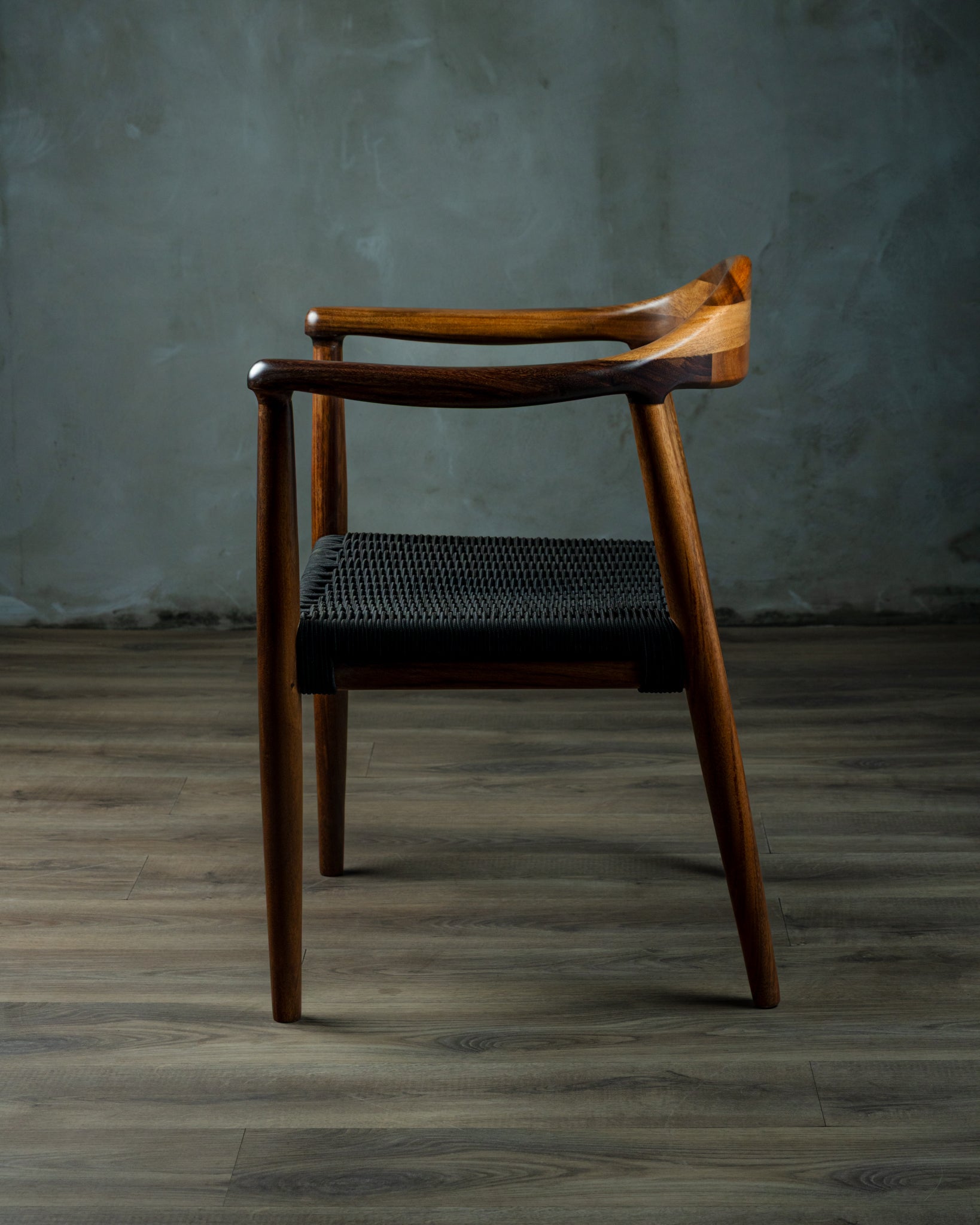 Silla Romana Parota Tejido Negro