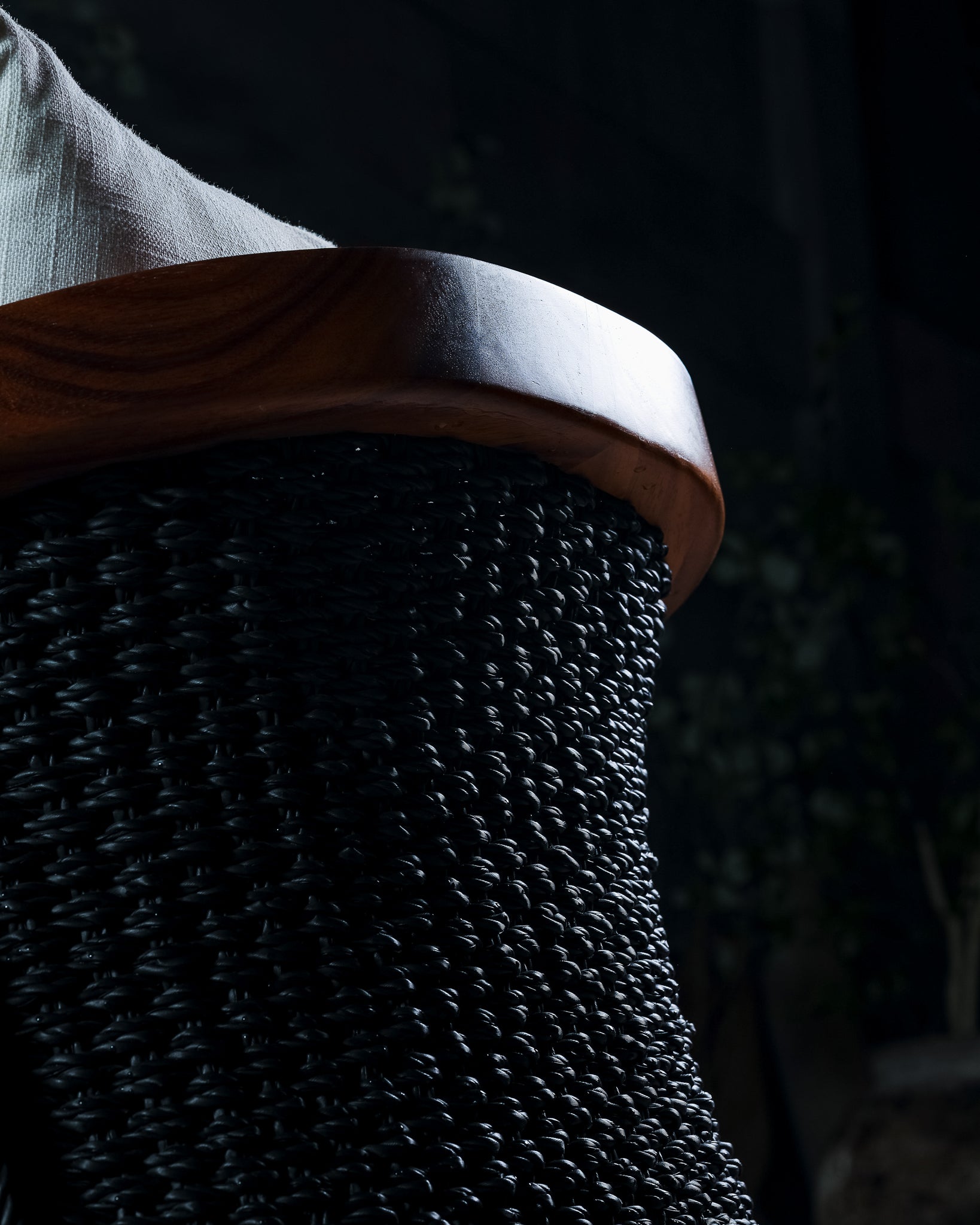 Silla Caserta Parota Tejido Negro