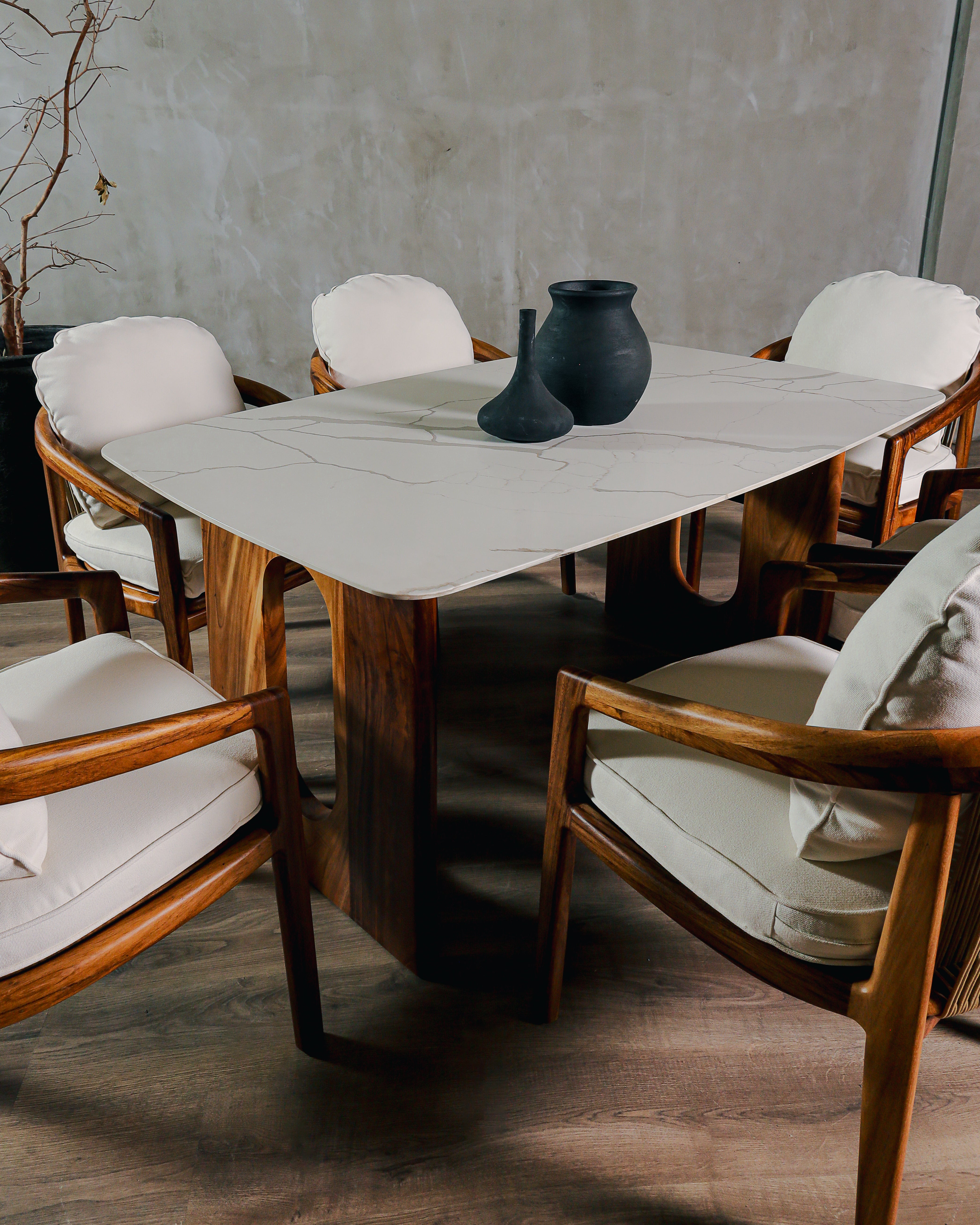 Mesa Comedor Biella Parota y Cuarzo