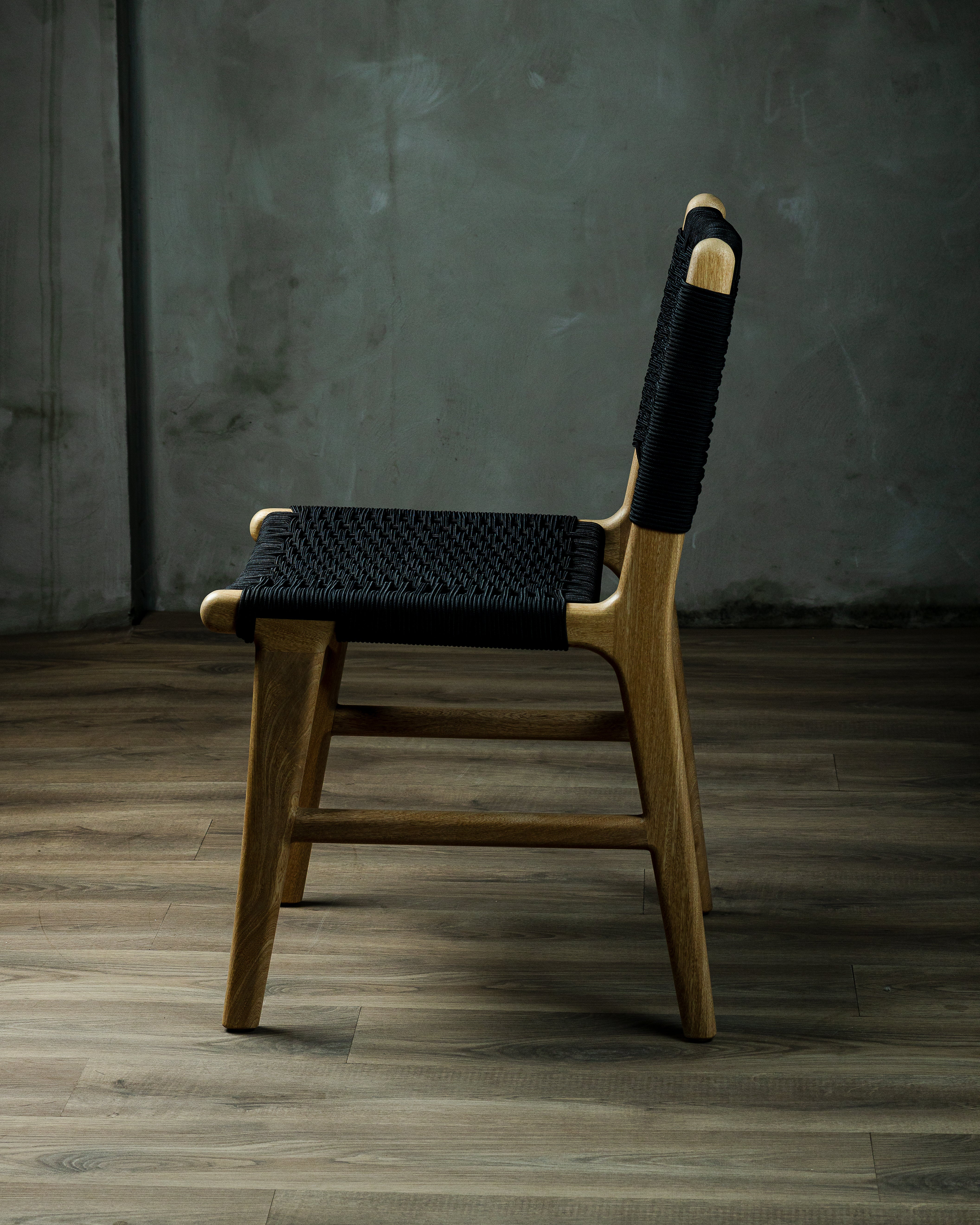 Silla Saka Roble Tejido Negro