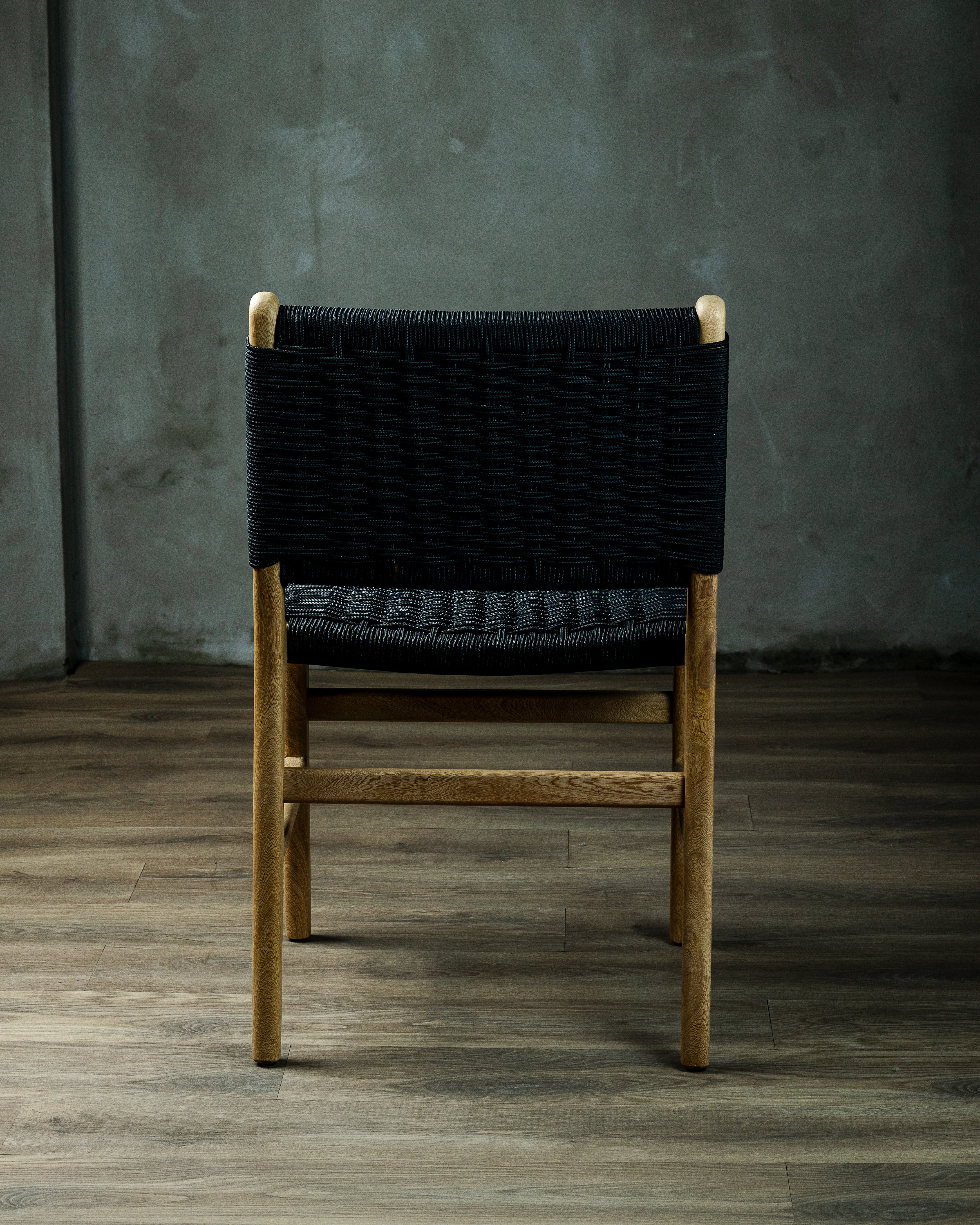 Silla Saka Roble Tejido Negro