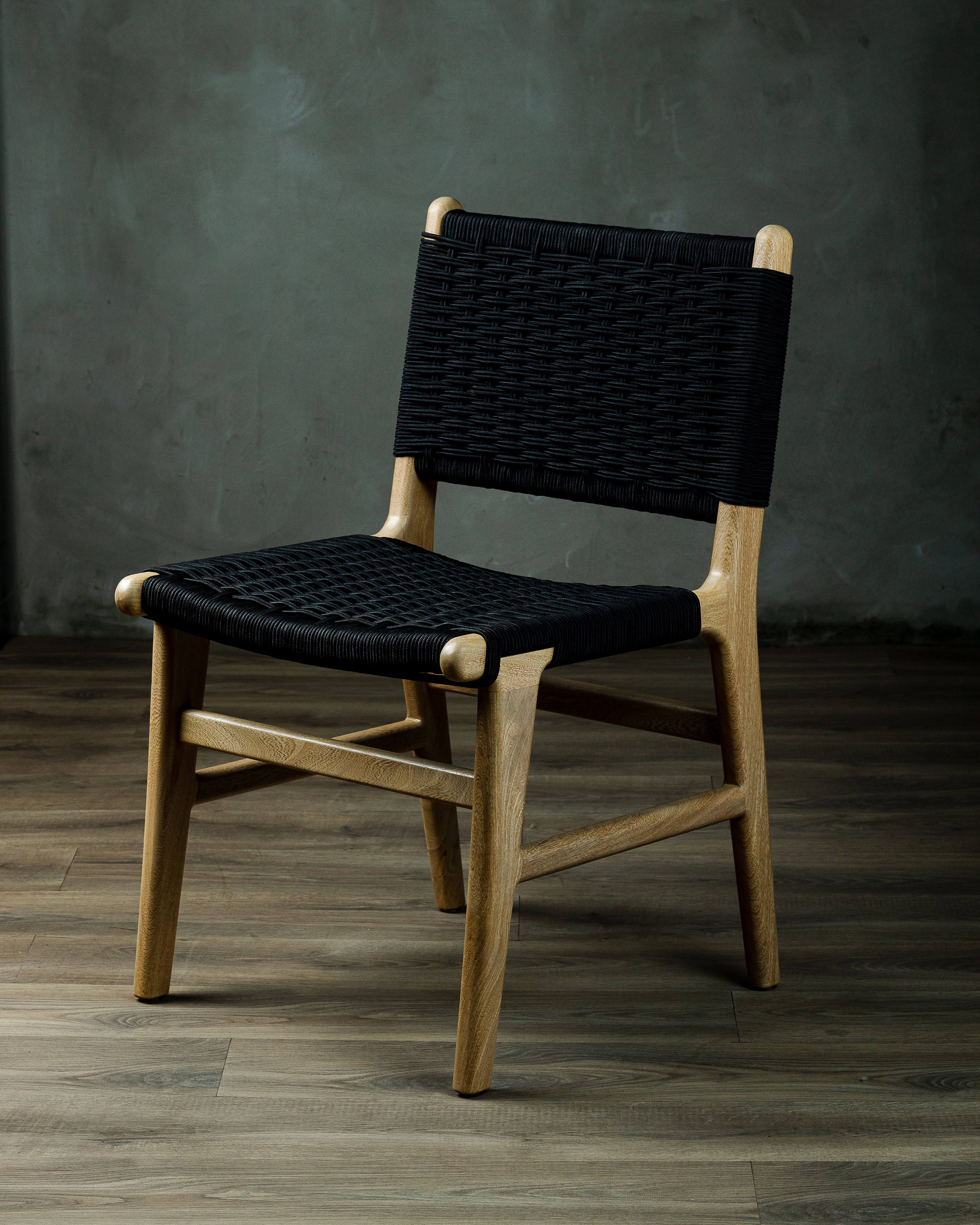 Silla Saka Roble Tejido Negro