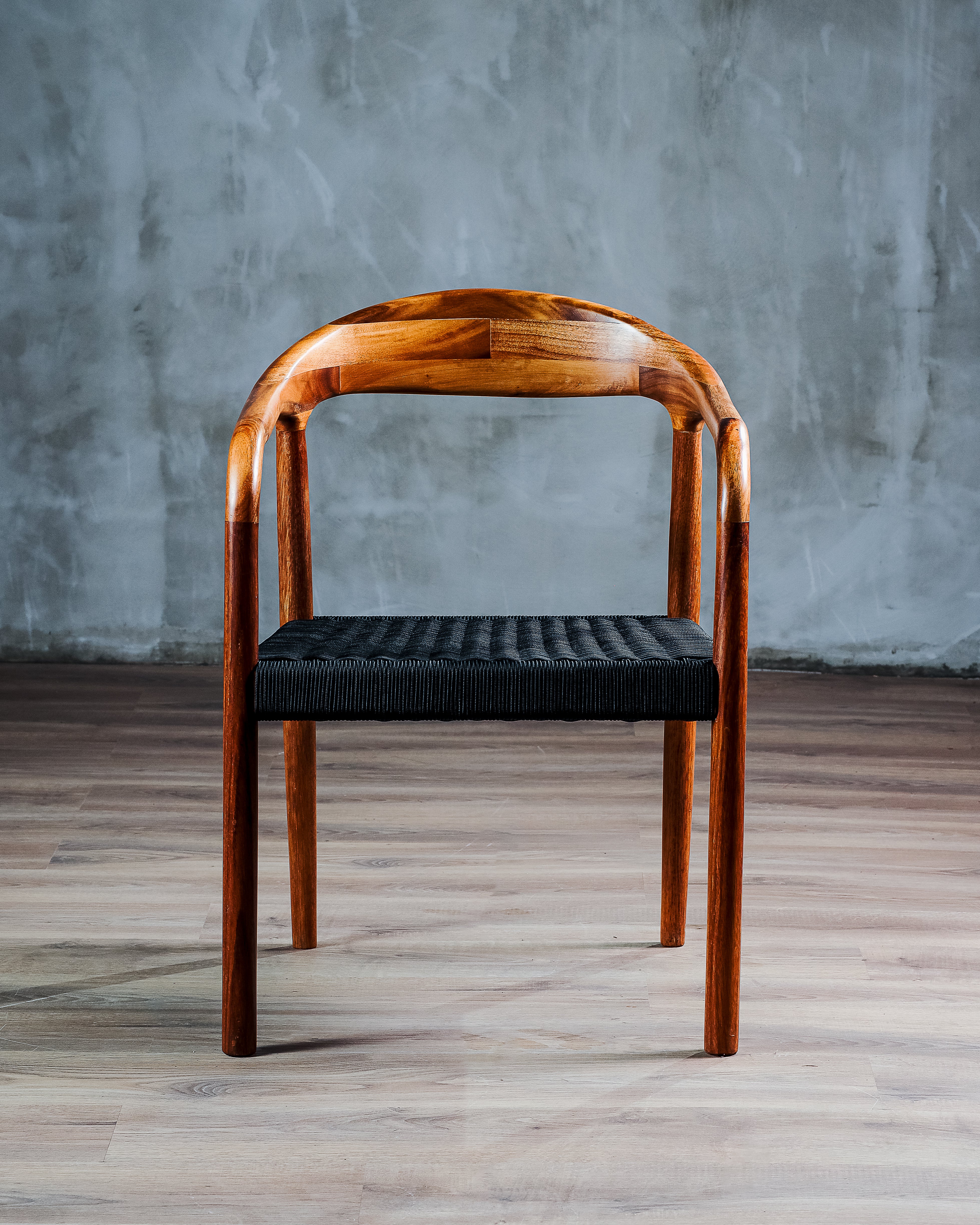 Silla Sicilia Parota Tejido Negro